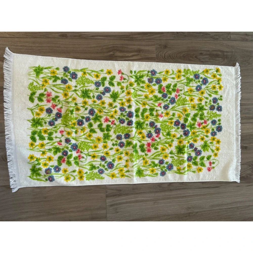 Vintage St Marys Wildflower Bath Towel White Cotton Fringe Floral Retro MCM